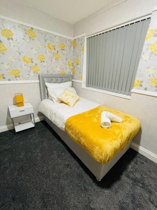 Alder House - A Modern Vibrant 4 Bedroom HouseMarston Green エクステリア 写真